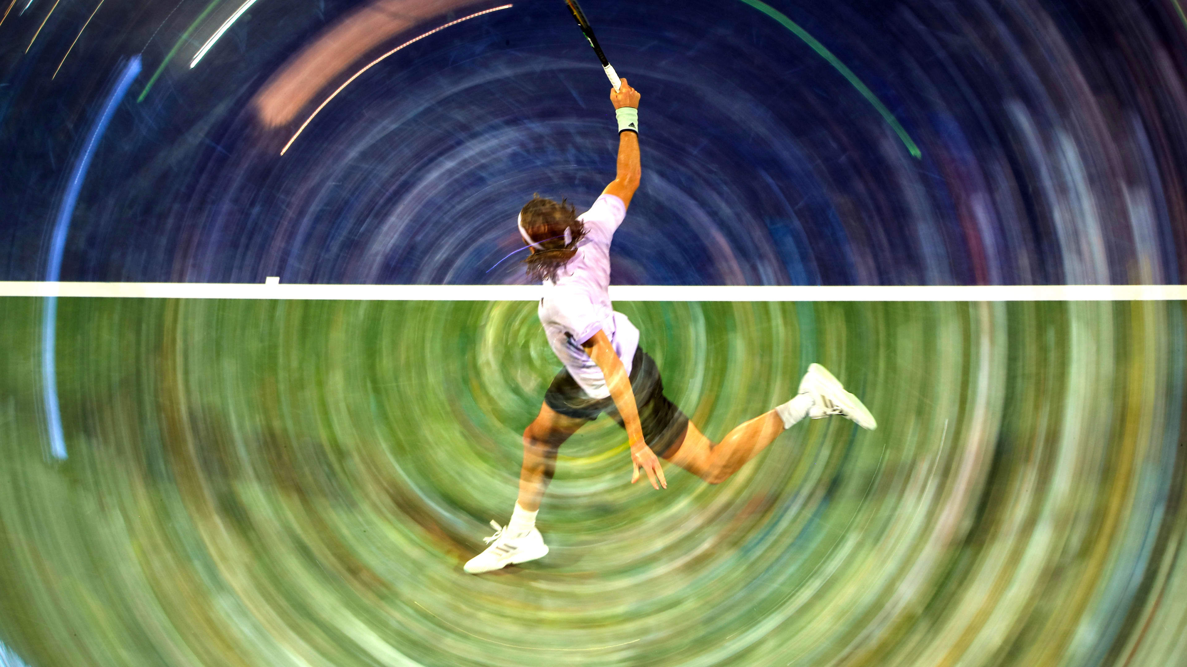 包含拉沃尔杯逆转年终总决赛，西西帕斯刷新纪录的词条