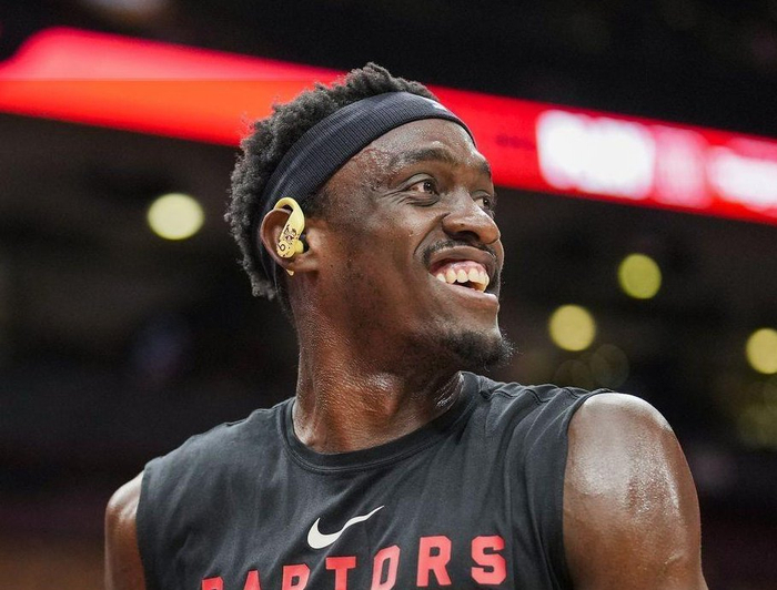 火箭完胜深圳队,西亚卡姆刷新纪录 火箭完胜深圳队,西亚卡姆刷新纪录