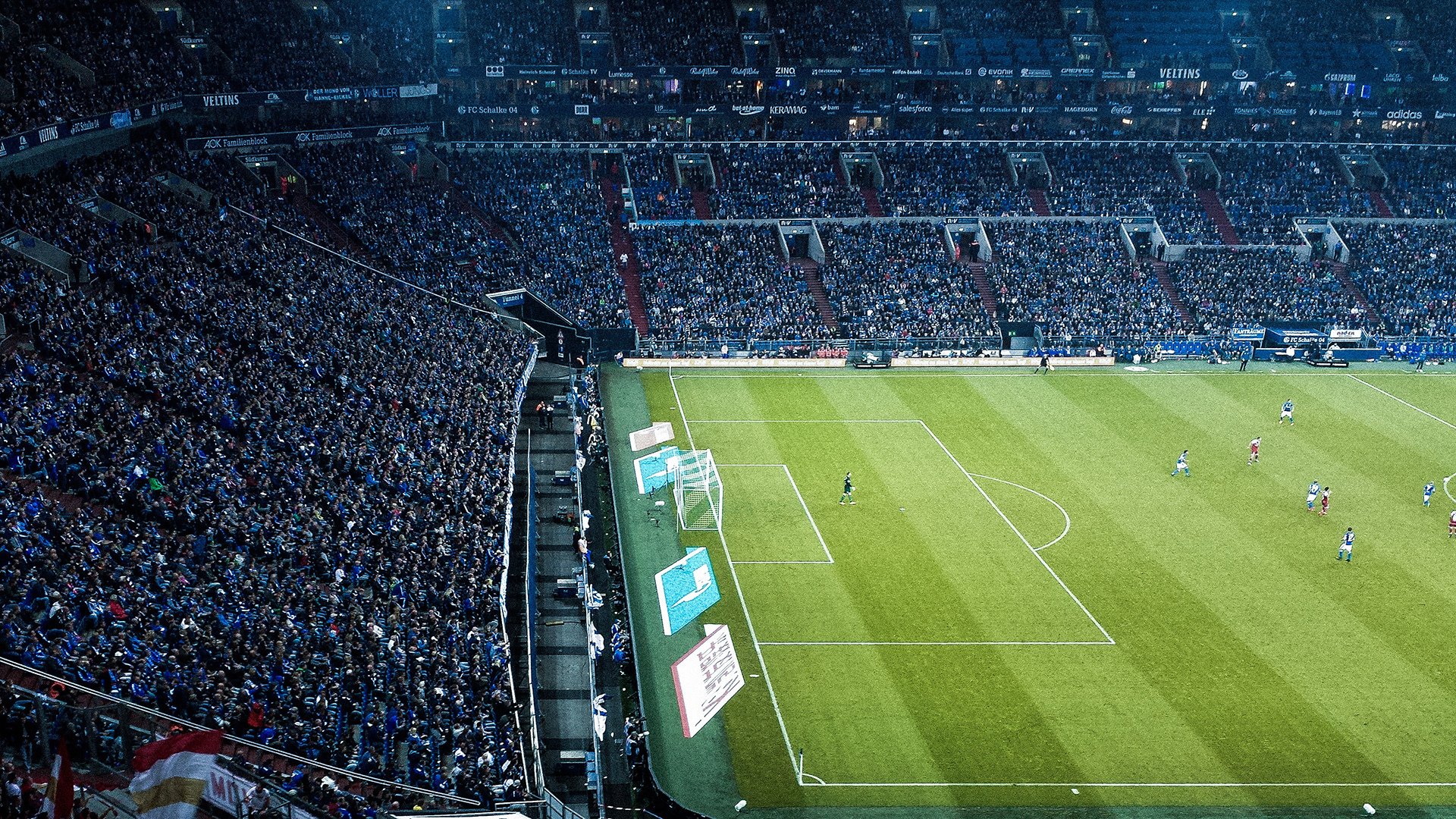 苏格兰爆冷击败墨西哥，拉什福德欧冠半决赛独揽乾坤，足球世界的双星闪耀夜