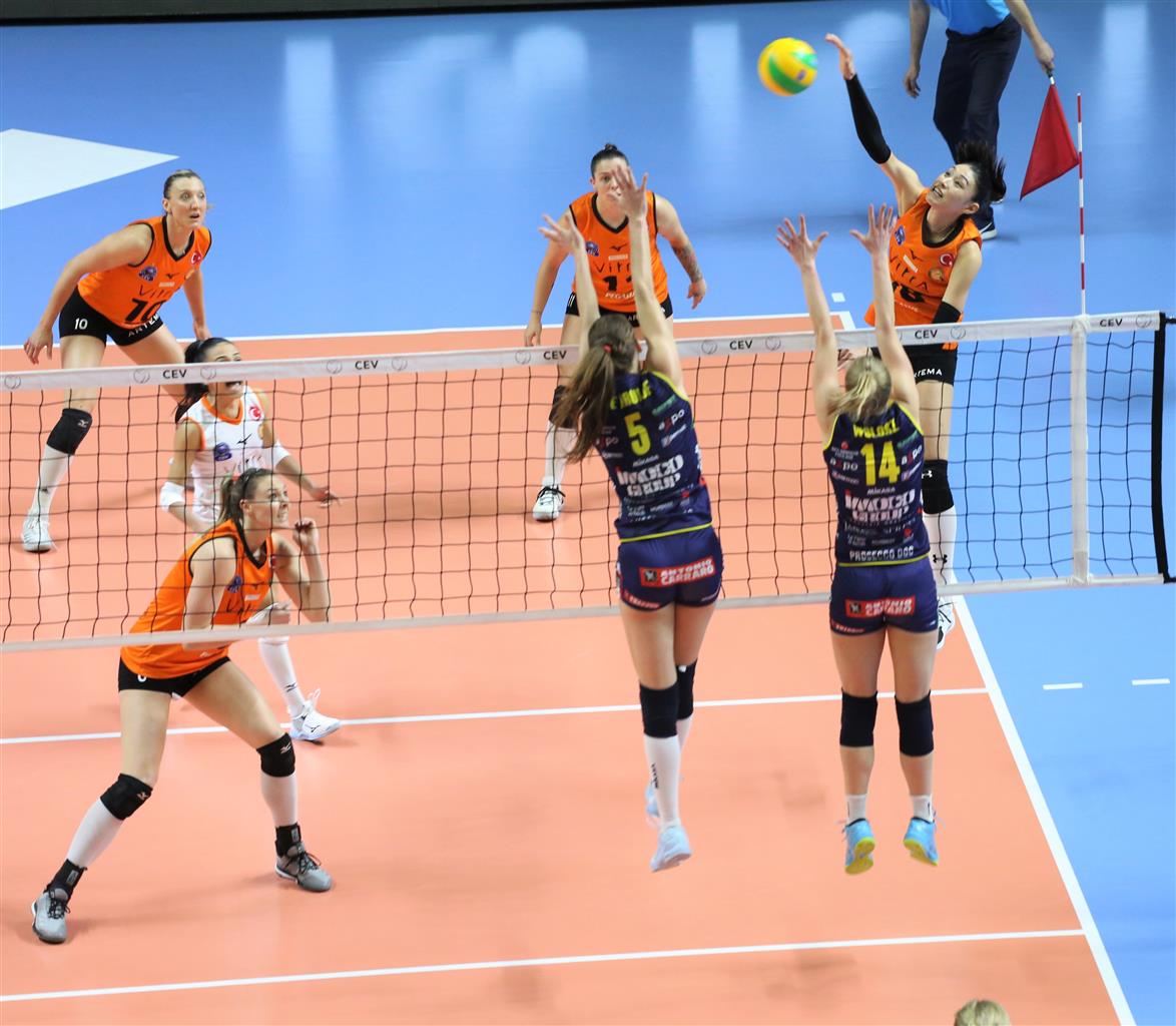 荷兰鏖战土耳其,福登惊艳四座 荷兰鏖战土耳其,福登惊艳四座